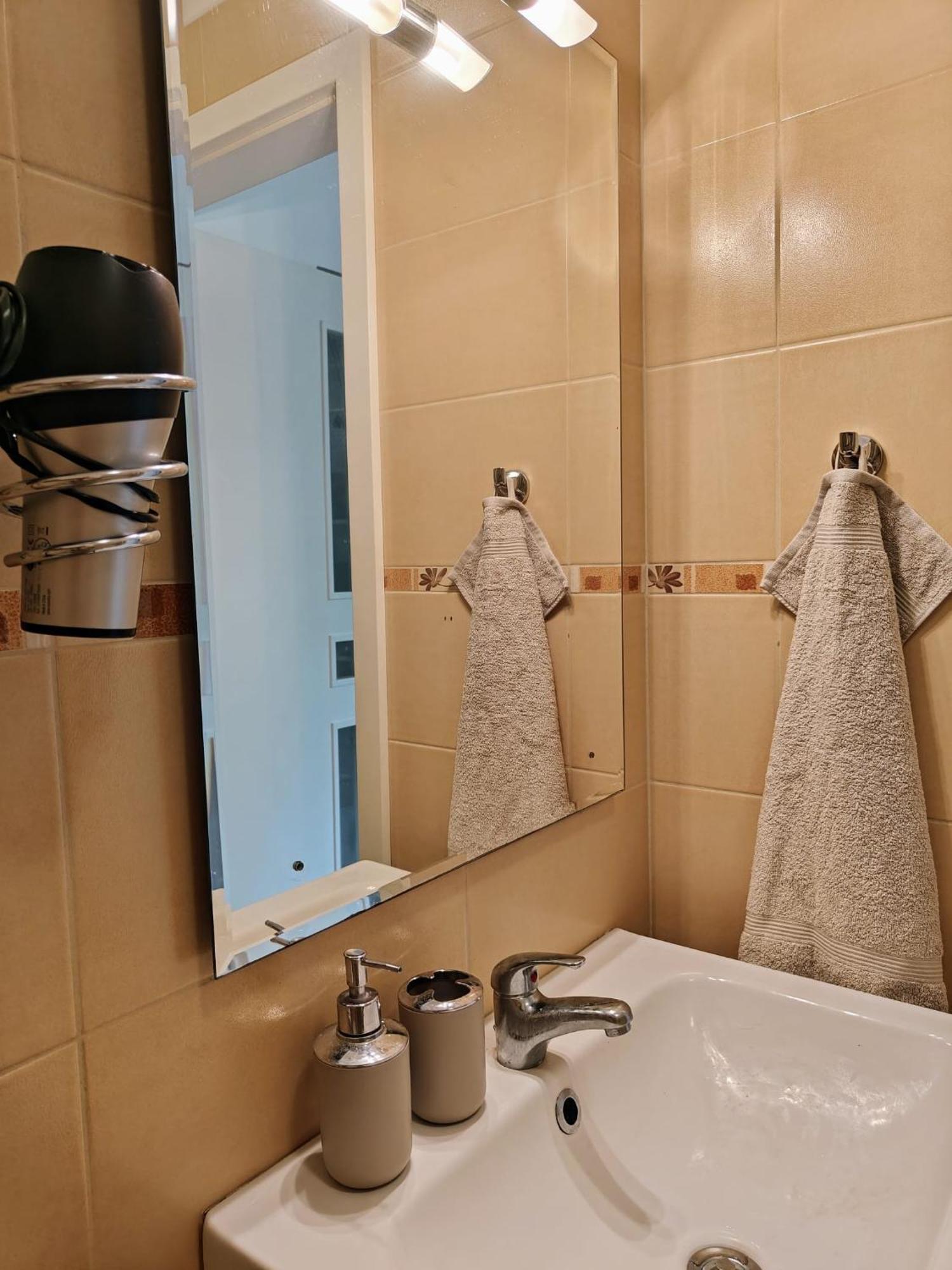 - Free Garage, Ac, Balcony, Wi-fi Apartament Budapeszt