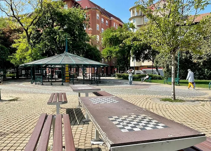Green City Apartment Budapest - Free Garage, Ac, Balcony, Wi-Fi